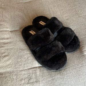 Fabletics black slippers 7.5